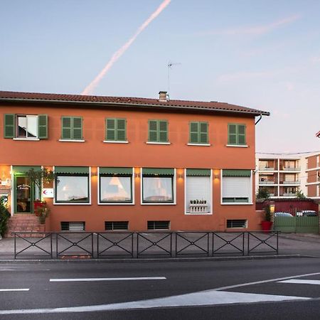 Auberge De La Vallee Francheville  Экстерьер фото