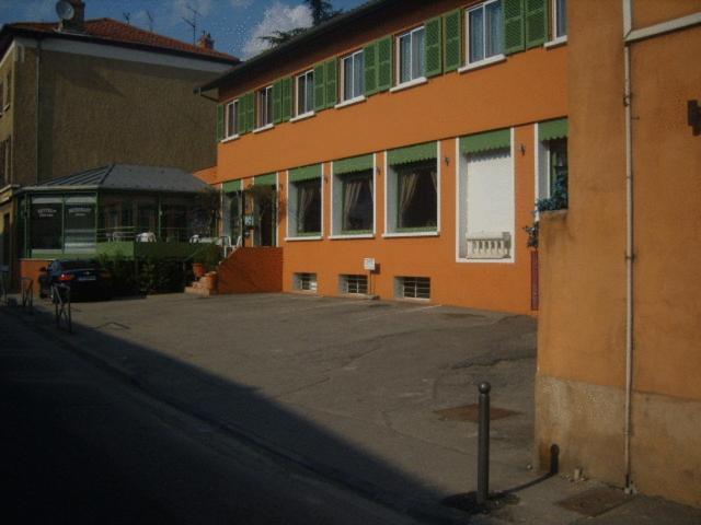 Auberge De La Vallee Francheville  Экстерьер фото